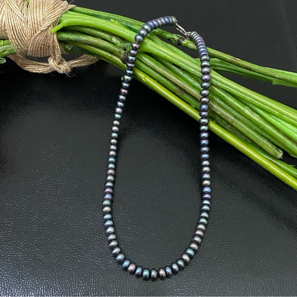 Vintage Peacock Freshwater 4mm Seed Pearl Sterling Silver Clasp Choker Necklace - Picture 1 of 13
